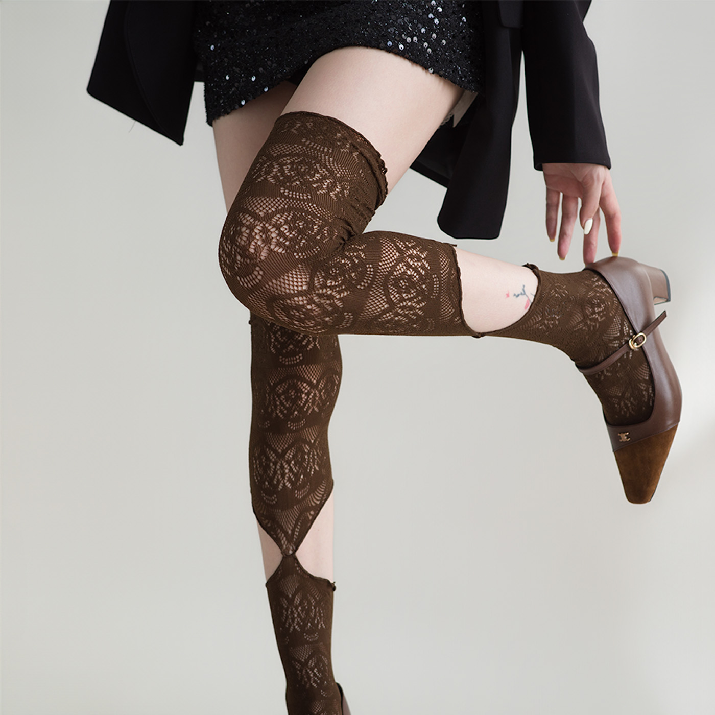 المرأة الدانتيل جوفاء فوق الرك - مراجعة Fishing Socks وسعره